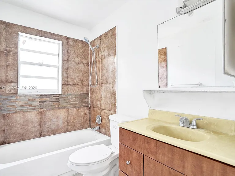 841 SW 7th St #C — Photo 19