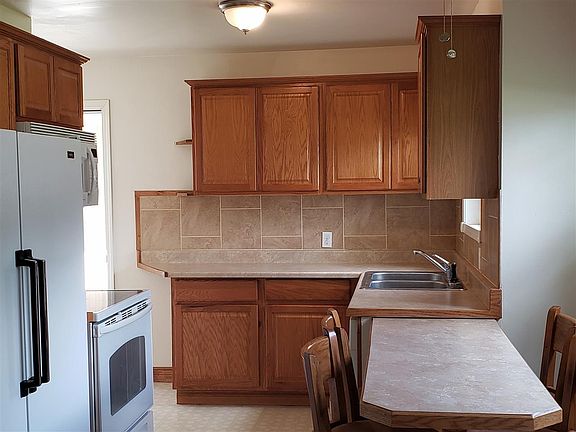 3rd image of 18506 E Bow Ave