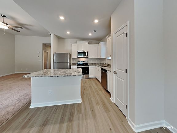 2nd image of 200 Taverners Ln