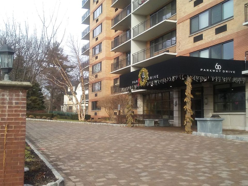 1st image of 60 Parkway Dr E APT 8M