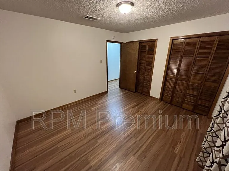 13936 Cayuga Dr — Photo 30