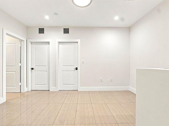 4th image of 432 NE 16th St
