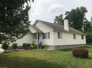 4212 Scotney Dr, Greensboro, NC 27407