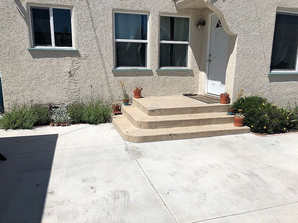 2nd image of 4613 E 60th St
