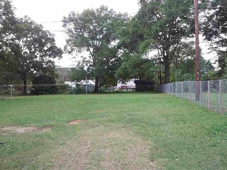 2nd image of 3322 Berry Ln