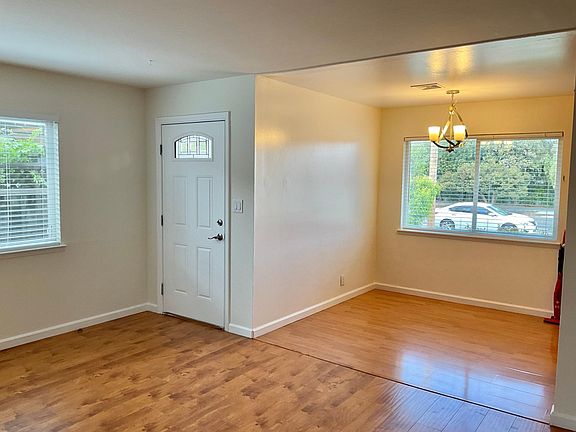 2nd image of 1002 Hacienda Ave