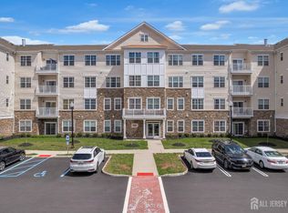 237 Lorhan Dr, Piscataway, NJ 08854