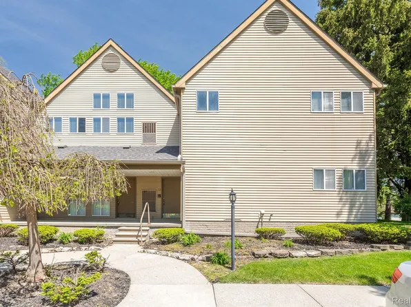 27971 Rollcrest Rd APT 10, Farmington Hills, MI 48334
