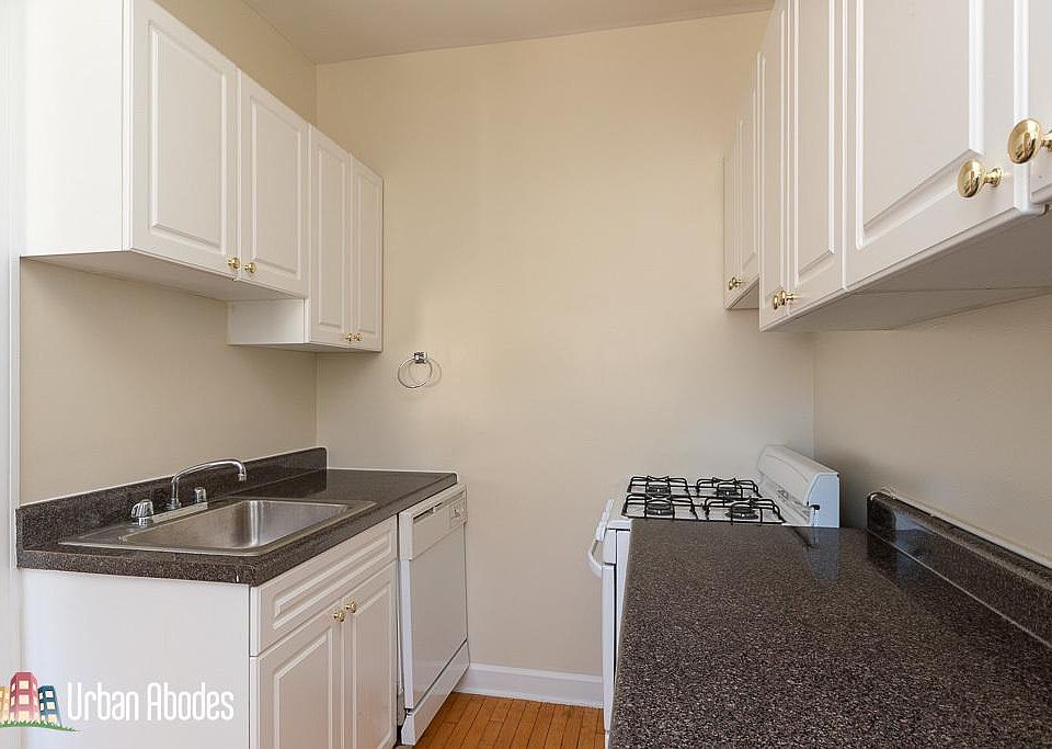 1st image of 556 W Aldine Ave #31701E