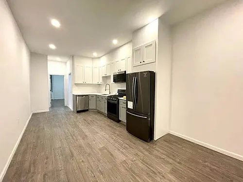 359 W 52nd St #2 Photo 1