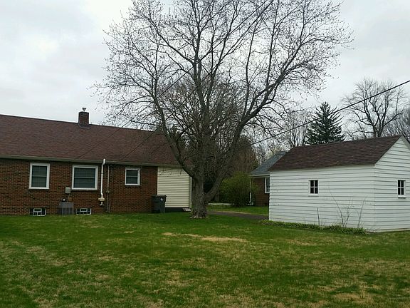 3rd image of 1749 Southview Dr