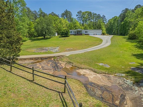 5th image of 405 Silver Shoals Rd
