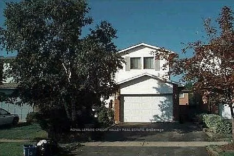 73 Winterfold Dr Photo 1