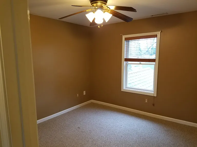 110 Sleeping Giant Dr — Photo 48