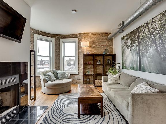 4th image of 2023 N California Ave APT A3