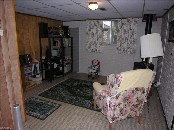 5th image of 153 Hamilton St