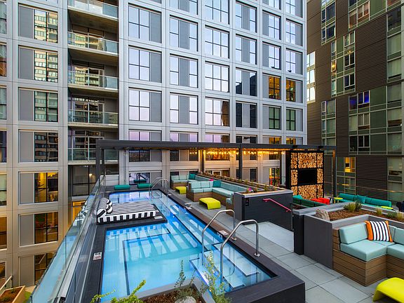 Rooftop hot tubs for relaxing evenings
