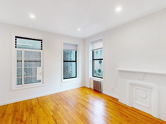 3rd image of 108 9th Ave #5L