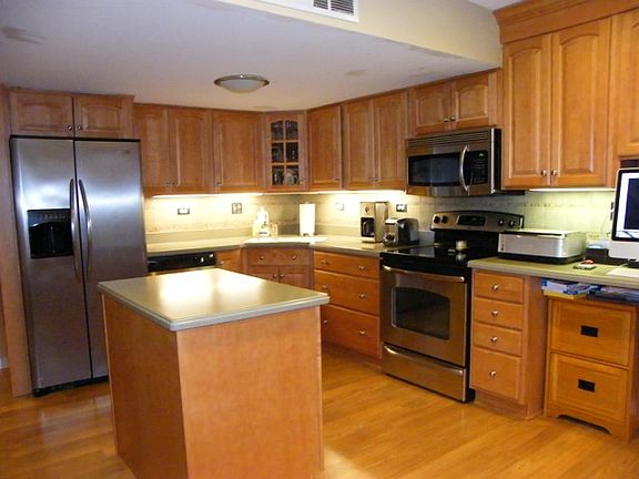 4th image of 419 W Grant Pl APT A