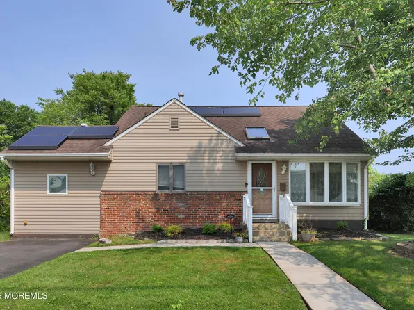 8 Donnelly Street, Union Beach, NJ 07735