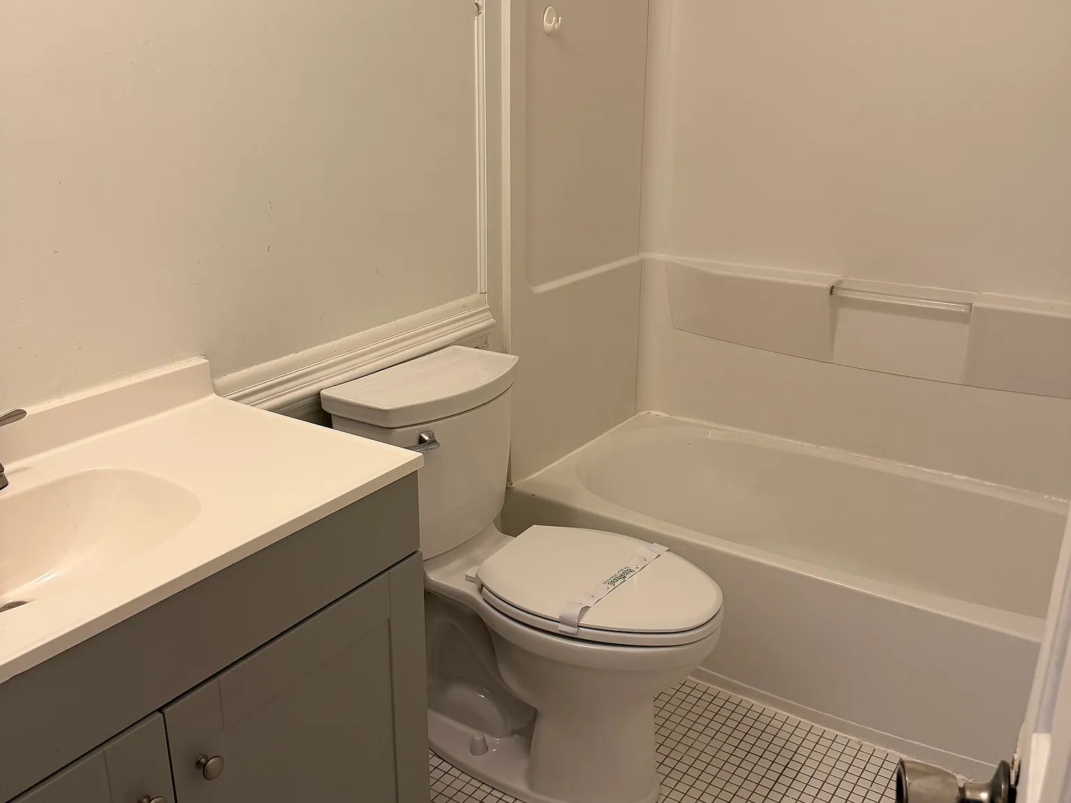 3 bed, 2.5 bath, 1426 sqft, $1,935 — Photo 3