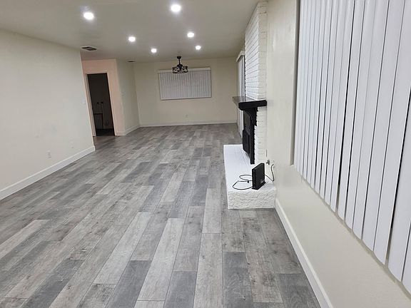 4th image of 1005 W Cambridge Ave
