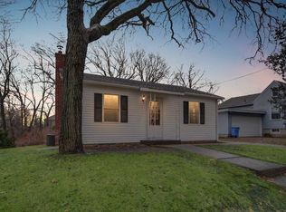 1876 Oak Dr, Stoughton, WI 53589