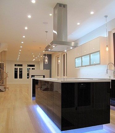 4th image of 6841 N Oriole Ave