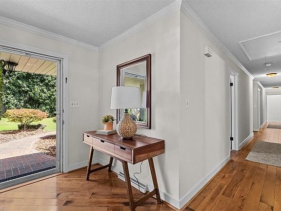 3rd image of 2113 Sprucewood Dr