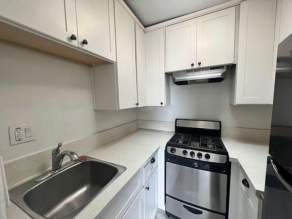 3rd image of 4524 30th St