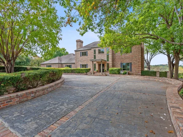 27030 Masters Pkwy, Spicewood, TX 78669