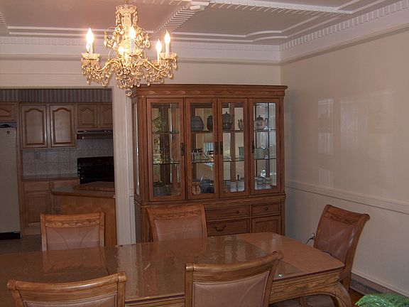 4th image of 133 Woodycrest Dr