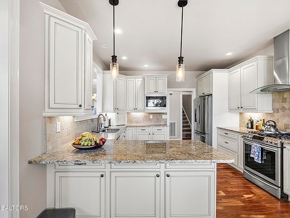 9th image of this home