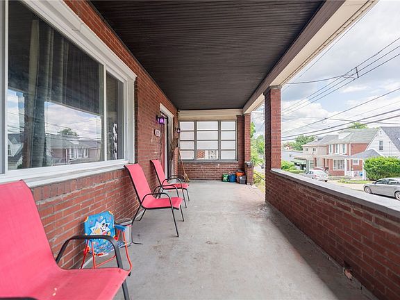 4th image of 1425 Forsythe St