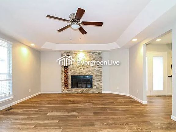 3rd image of 624 NW 142nd St