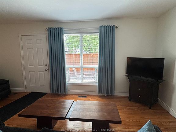 5th image of 5458 Lassaline Ave