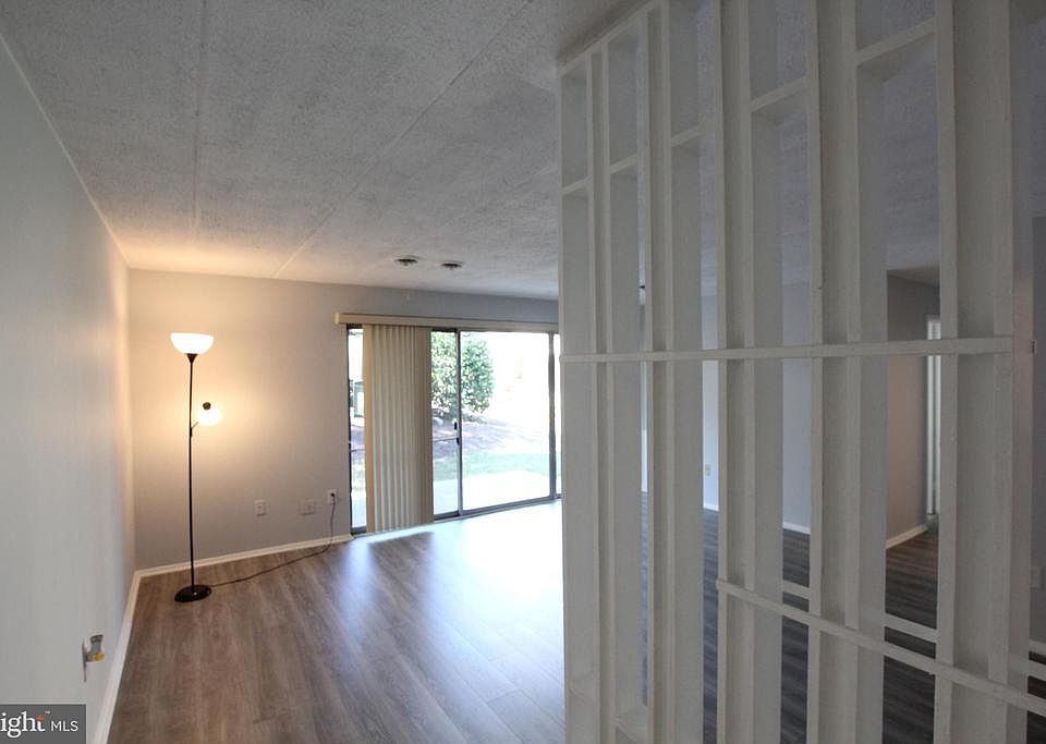 1st image of 2616 Fort Farnsworth Rd #242