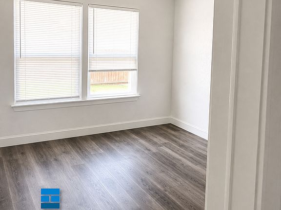 3rd image of 6121 10th Ave