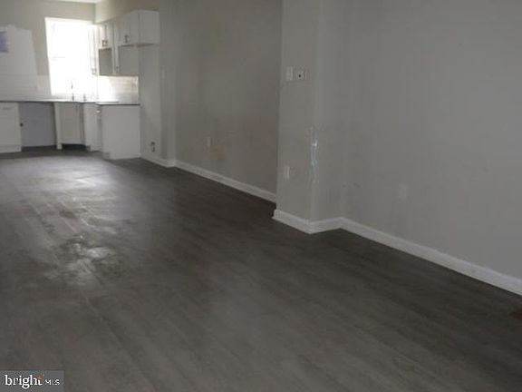 5th image of 2968 Aramingo Ave
