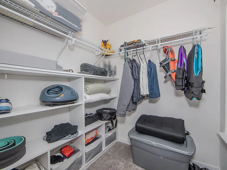 11913 James Overlook Ct — Photo 38