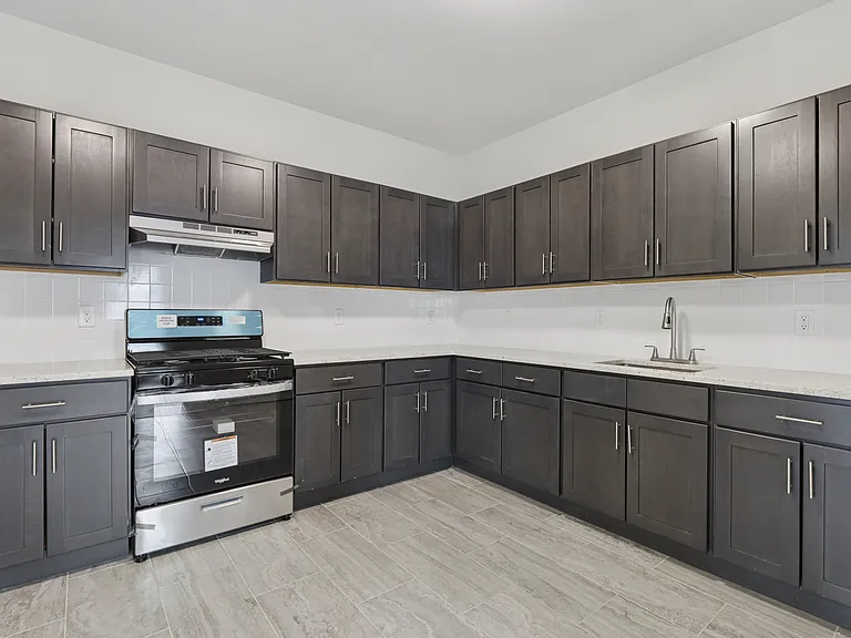 240 Broadway #2 — Photo 3