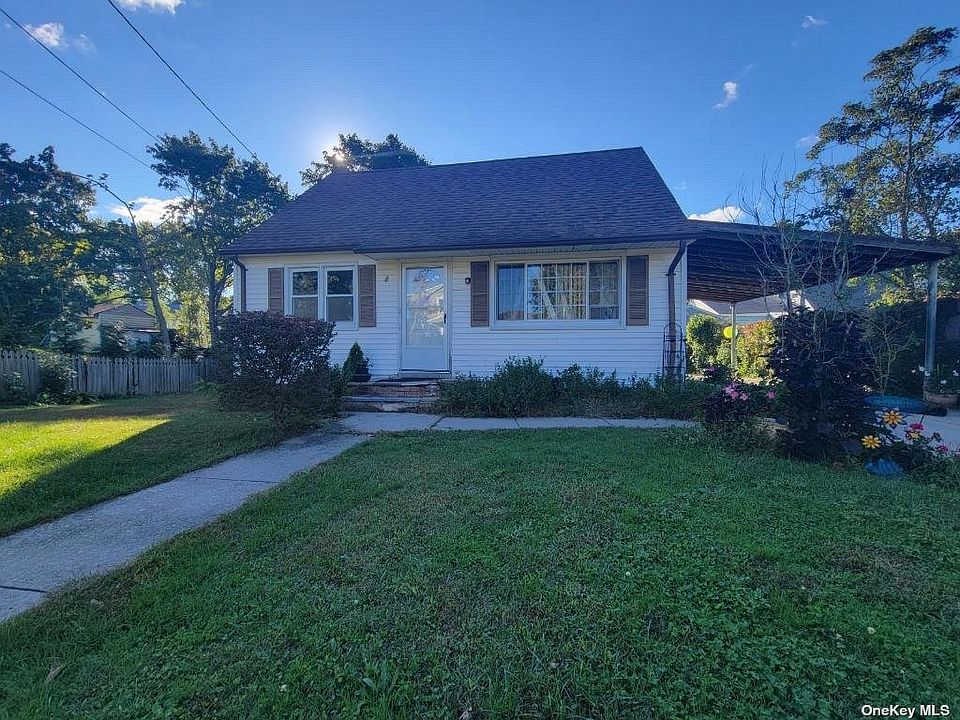 438 Amsterdam Avenue, East Patchogue, NY 11772 Zillow
