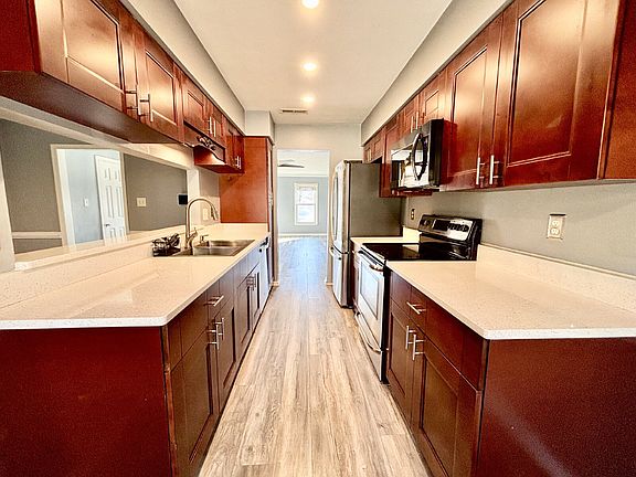 4th image of 233 Mannings Ln
