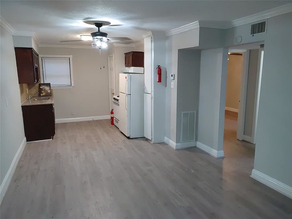 1st image of 6204 Culberson St #12