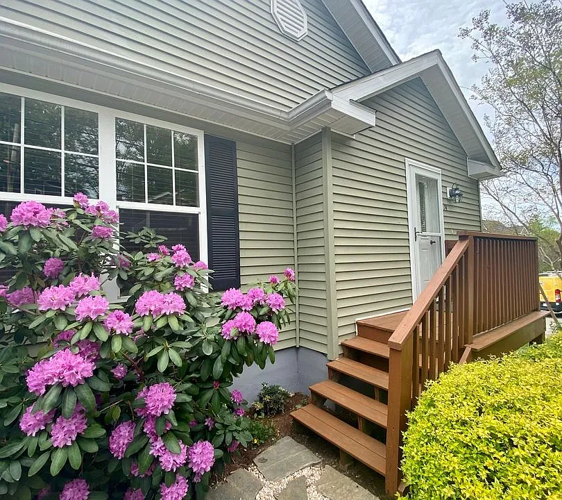 74 Sand Hill Rd