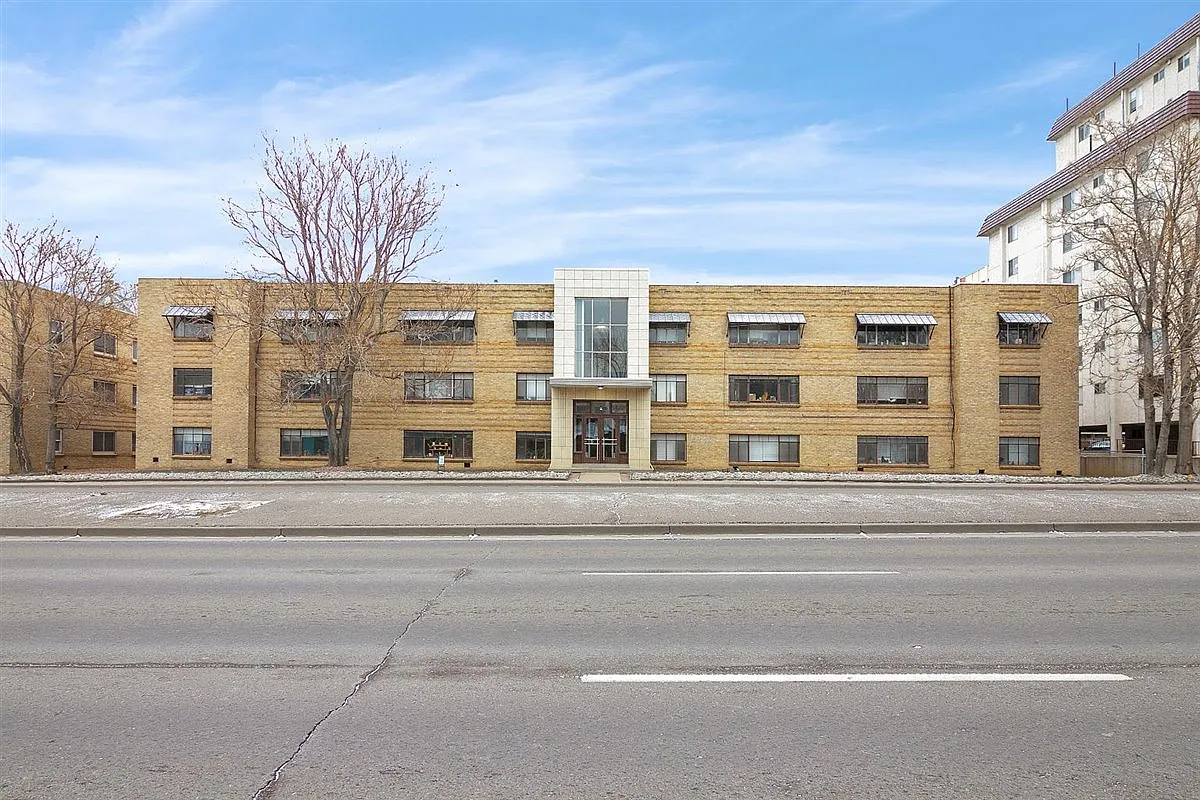 1160 Colorado Blvd — Photo 4