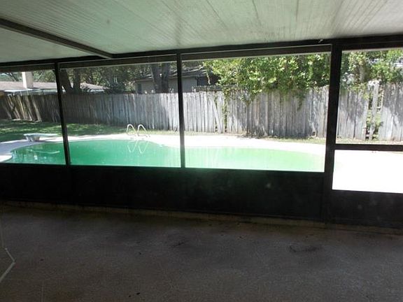5th image of 1202 Lake Valrico Ln
