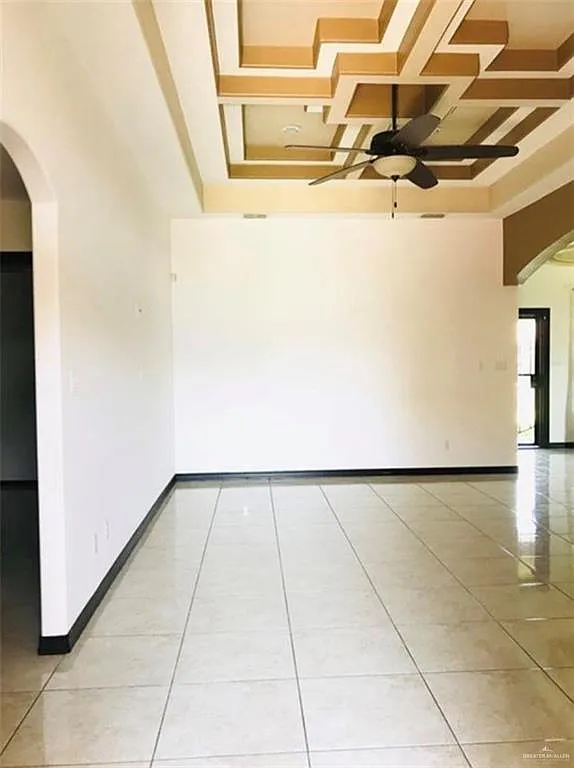 3 bed, 2.0 bath, 1482 sqft, $1,900 — Photo 2