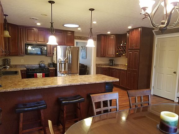 2nd image of 417 Koch Ave
