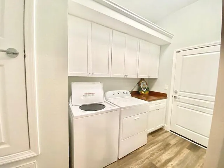 210 Pines St — Photo 12